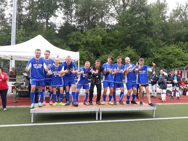 Zwycięska drużyna ZS UNICEF